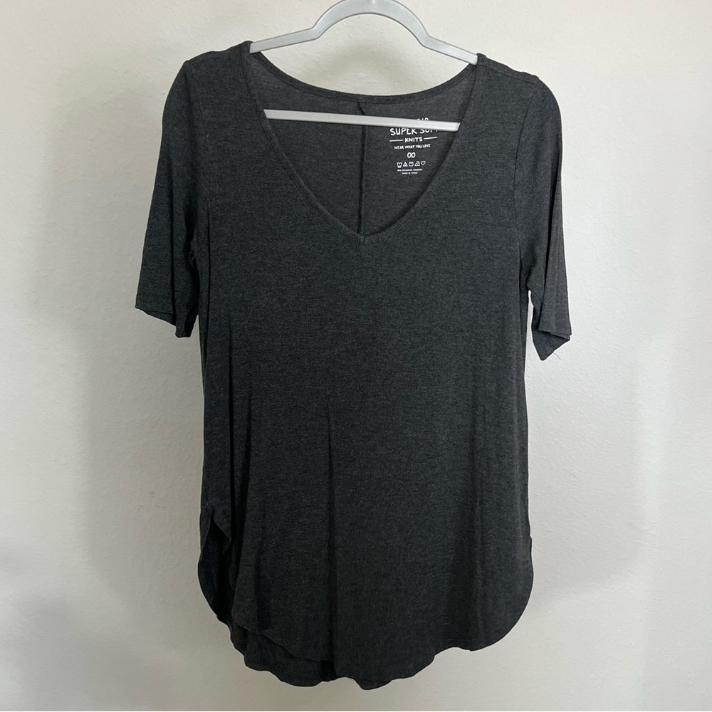 Torrid size 00 grey super soft t shirt (179)